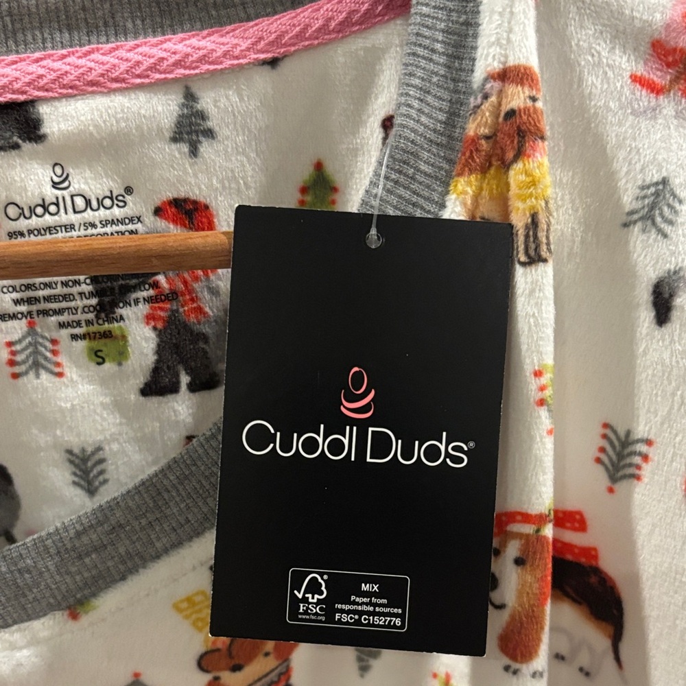 Cuddl Duds Cream Pajama Set with Playful Dog Design - Picture 4 of 7